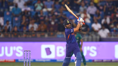 ടി20 ലോകകപ്പ്: പാകിസ്ഥാനോടേറ്റ തോല്വിക്കിടയിലും ഷഹീന് അഫ്രീദിയെ പുകഴ്ത്തി വിരാട് കോലി