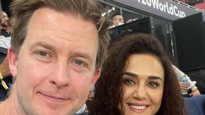 T20 World Cup: पति के साथ मैदान में दिखी ये एक्ट्रेस, तो पंत के सिक्स पर झूमने लगी उर्वसी रौतेला