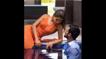 T20 WC 2021 - সানিয়া নয়, এ কার সঙ্গে জলকেলি করছেন পাক ক্রিকেটার শোয়েব মালিক, দেখুন