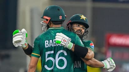 ടി20 ലോകകപ്പ്: അത്രയ്ക്ക് സന്തോഷിക്കണ്ട! പാക് താരങ്ങള്ക്ക് മുന് ക്യാപ്റ്റന്മാരുടെ മുന്നറിയിപ്പ്
