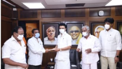 அதிமுக படுதோல்வி எதிரொலி.. ஸ்டாலின் முன்னிலையில் திமுகவில் ஐக்கியமான அதிமுக முக்கிய புள்ளிகள்.