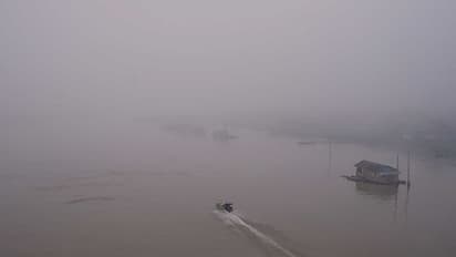 మూసీకి పోటెత్తిన వరద: బీబీనగర్-పోచంపల్లి లోలెవల్ వంతెనపై నుండి వరద, రాకపోకలు బంద్