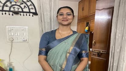 లోన్ తీసుకొని చదువు.. ఉద్యోగం తో అప్పు తీర్చి.. ఆ తర్వాత యూపీఎస్సీ సాధించి..