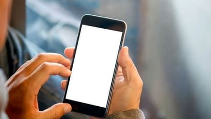 పండగకి స్మార్ట్‌ఫోన్ కొంటున్నారా.. ఈ విషయాలను గుర్తుంచుకోండి లేదంటే..?