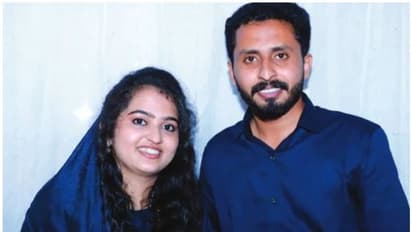 വധു ഡിവൈഎഫ്ഐ, വരന് കെ എസ് യു; ജീവിതത്തില് ഇനി ഇവര് 'സഖ്യകക്ഷി'