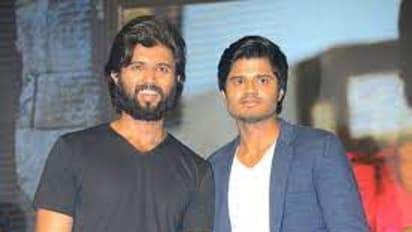 విజయ్ దేవరకొండ ఎవరో వాళ్ల గల్లీలో ఒక్కడికి కూడా తెలియదట.. ఏవీడీలో `పుష్పకవిమానం` ప్రీమియర్..