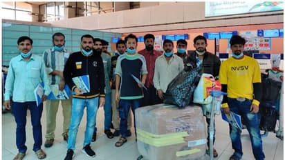 നാടുകടത്തൽ കേന്ദ്രത്തിൽ കഴിഞ്ഞിരുന്ന 12 പ്രവാസികള് നാട്ടിലേക്ക് മടങ്ങി