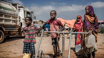 പ്രളയം, വരള്ച്ച, അതിതീവ്രമഴ; നാടും വീടും ഉപേക്ഷിച്ച് ലക്ഷങ്ങള്, നമുക്കുമിത് പാഠം!