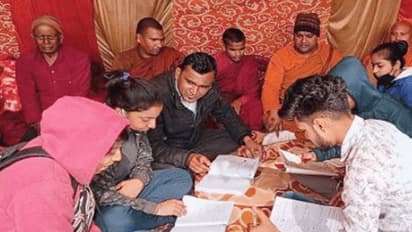 UPPCS Sucess Story: किसान आंदोलन के टेंट में बैठ की पढ़ाई, अब बने असिस्टेंट कमिश्नर...पढ़ें इंद्रपाल की कहानी