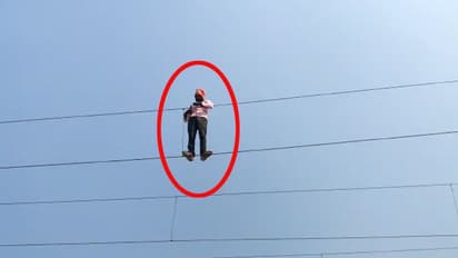 ये है भारत का  इस्पाइडर मैन : जिसे मौत भी इस तरह छू नहीं सकती..बिजली के तारों पर यूं लगाता है दौड़