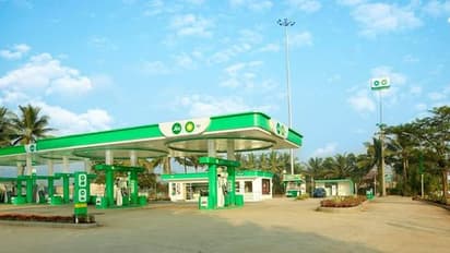 Jio-BP ने देश का सबसे बड़ा EV चार्जिंग हब लॉन्च किया, महिंद्रा ग्रुप भी है समूह में शामिल