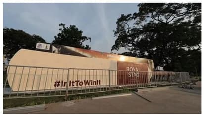 T20 WC 2021- ভারতে উদ্বোধন হল বিশ্বের সবথেকে বড় ক্রিকেট ব্যাটের, ওজন ও উচ্চতা জানলে অবাক হবেন