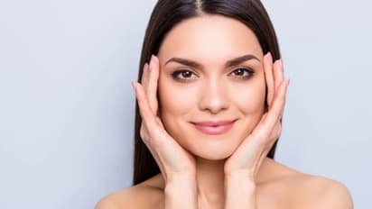 മുഖക്കുരു തടയാം, ചുളിവുകൾ അകറ്റാം; നാല് കാര്യങ്ങൾ ശ്രദ്ധിക്കാം