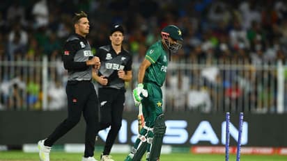 ടി20 ലോകകപ്പ്: ബാബറിനെ വീഴ്ത്തി സൗത്തി, കിവീസിനെതിരെ പാക്കിസ്ഥാന് ഭേദപ്പെട്ട തുടക്കം