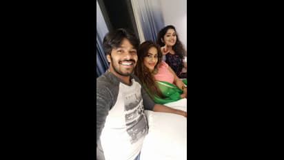 హాట్ బాంబ్ శ్రీరెడ్డితో సుడిగాలి సుధీర్, పక్కనే బిగ్ బాస్ ప్రియ... ఇంటర్నెట్ ని షేక్ చేస్తున్న ఫోటో