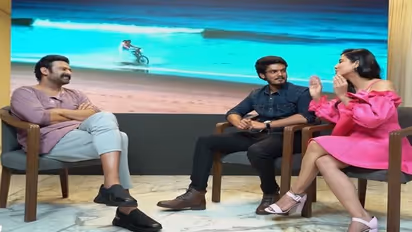 ఆ పిల్ల బాత్రూమ్ లో నేనెందుకుఉంటాను రా... : ప్రభాస్