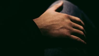 மதுரை ராஜாஜி மருத்துவமனையில் அதிர்ச்சி.. ஸ்கேன் எடுப்பதாக கூறி பலான இடத்தில் கை வைத்த மருத்துவர் சஸ்பெண்ட்.!