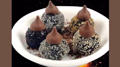 Diwali 2021: घर पर बनाएं और सबको खिलाएं ये स्वादिष्ट मिठाइयां