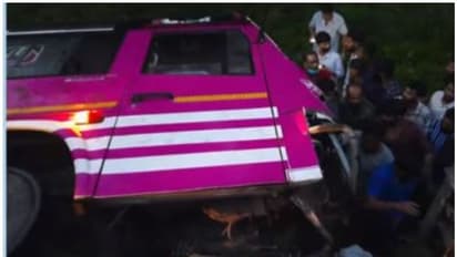 മലപ്പുറത്ത് സ്വകാര്യ ബസ് നിയന്ത്രണം വിട്ട് മറിഞ്ഞ് അപകടം, 15 പേർക്ക് പരിക്ക്