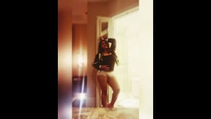 புத்தர் முன்னாடி கொடுக்குற போஸா இது? 40 வயதிலும் அடங்காத கிரண் அத்து மீறிய கவர்ச்சியில் அலப்பறை செய்த போட்டோஸ்