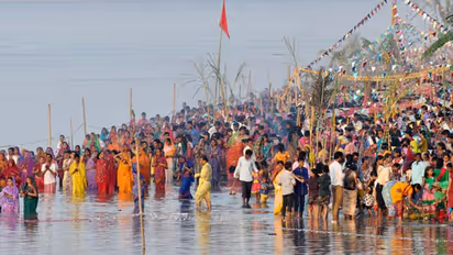 Chhath Puja 2021: बिहार में विशेष तैयारियां, 1400 नदी घाट, 3 हजार तालाबों की सफाई, पटना में इस बार कम जगह
