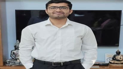 అమెరికాలో ఉద్యోగం వదిలేసి.. యూపీఎస్సీ ఎంచుకొని.. ఐఏఎస్ సాధించాడు..!