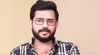 அப்பாடா ஒரு வழியா டைவர்ஸ் கிடைச்சிருச்சு; மனைவியை பிரிந்த சந்தோஷத்தில் பிரபல சீரியல் நடிகர்