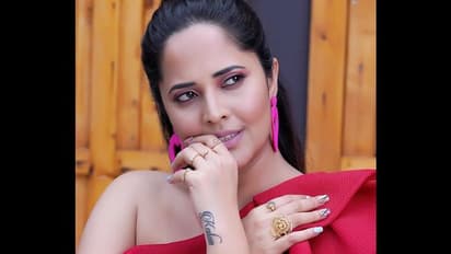 వామ్మో.. పొట్టి డ్రాయర్ లో రెచ్చిపోయిన అనసూయ.. అరాచకం అనిపిస్తున్న హాట్ నెస్