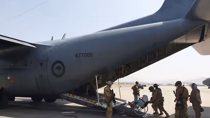 വിമാനത്തിന്റെ ടയറില്‍ അരഞ്ഞമര്‍ന്ന അഫ്ഗാനികള്‍,  കുറ്റം തങ്ങളുടേതല്ലെന്ന് അമേരിക്ക!  