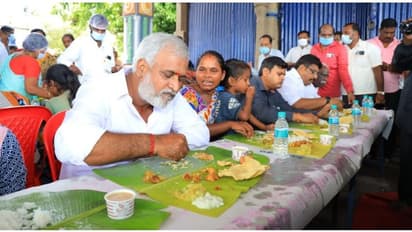 அனைவருக்கும் பொதுவான கோயில்களில் சாப்பிட விடாமல் விரட்டுபவர்கள் யார்.? வழிகாட்டுமா தமிழக அரசு.?