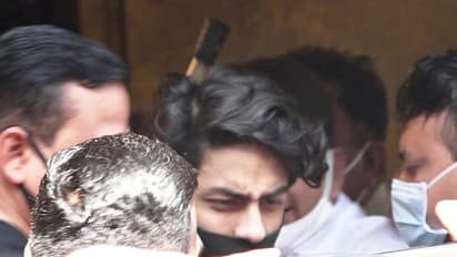 வெடித்துச் சிதறும் ஷாருக்கான் மகன் போதைப்பொருள் விவகாரம்... ஆட்டம் காணும் அதிகாரிகள்..!