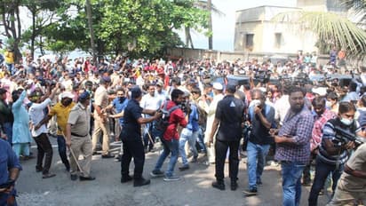 Stay Strong Aryan- সাধুর প্রার্থনা থেকে খানফ্যানেদের আবেগ, মন্নতের সামনে খুশির পরব, 'স্বাগত প্রিন্স'