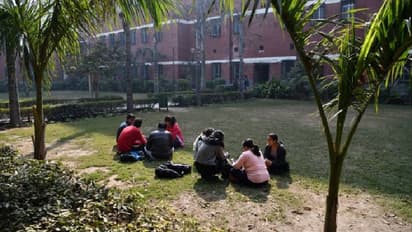 ড্রাগ মাফিয়াদের সফট টার্গেট পড়ুয়ারা, মাদক নেটওয়ার্কের জাল ছড়াচ্ছে বিভিন্ন কলেজে