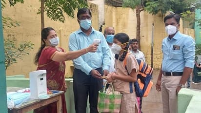 Telangana Corona Cases:మళ్లీ కరోనా కలకలం... నిన్న ఇద్దరు టీచర్లు, నేడు నలుగురు స్టూడెంట్స్ కు పాజిటివ్