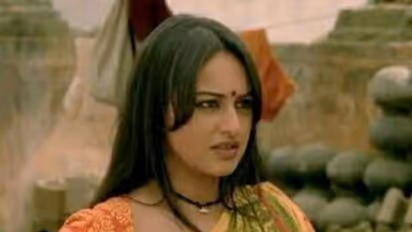 Photos: 10 before and after pictures of Sonakshi Sinha that inspire us to hit the gym