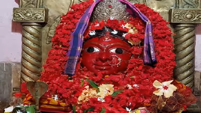 Kalipuja 2021- এই গ্রামে আলো জ্বালেন মা মৌলিক্ষা, মা কালীর সঙ্গে পুজো পান বামাক্ষ্যাপাও
