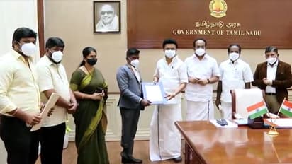 மாரியப்பன் தங்கவேலுவுக்கு அரசு வேலை… பணி நியமன ஆணையை வழங்கினார் மு.க.ஸ்டாலின்!!