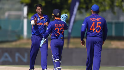 ఆడేది లేదు.. చేసేది లేదు.. ఆసియా కప్‌‌లో అతడిని ఎందుకు ఎంపికచేశారు..? అశ్విన్ ఎంపికపై మాజీ సెలక్టర్ ఆగ్రహం 