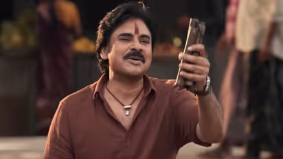 సీన్ లో అదే రోజు పవన్ ఉన్నాడని డబ్బింగ్ ఆపారా?