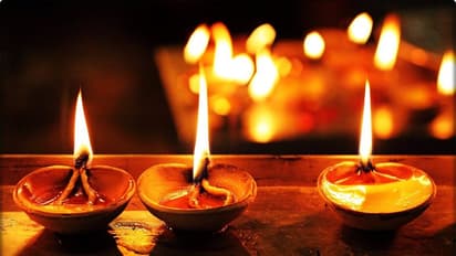 தி.மு.க கொள்கைப்படி இந்த ஆண்டும் தீபாவளி வாழ்த்து இல்லை... முதல்வர் தவிர மற்ற தலைவர்கள் வாழ்த்து...