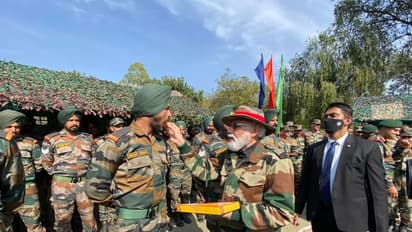 ನಮ್ಮ ಸೈನಿಕರು ಭಾರತ ಮಾತೆಯ ರಕ್ಷಾ ಕವಚ : ಯೋಧರೊಂದಿಗೆ ಮೋದಿ ದೀಪಾವಳಿ ಸಂಭ್ರಮ!