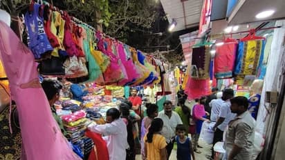 Sexual Harassment : ಗಂಡನೊಂದಿಗೆ ಶಾಪಿಂಗ್ಗೆ ತೆರಳಿದ ಮಹಿಳೆ ಮೇಲೆ ಕೈ ಹಾಕಿದ ಕಿರಾತಕ!