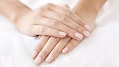Healthy Nails : നഖങ്ങള്‍ എങ്ങനെ സംരക്ഷിക്കാം? അറിയാം ചിലത്...
