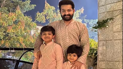 ఎన్టీఆర్ కుడిచేతికి గాయం, సర్జరీ.. ఫ్యాన్స్ లో కంగారు, అసలేం జరిగిందంటే..