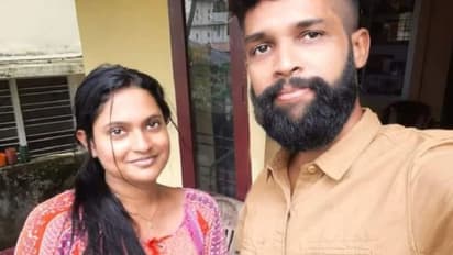 താലിയില്ലാ കല്യാണം! രണ്ടൊപ്പുകളുടെ ബലത്തിൽ ജീവിതം തുടങ്ങുന്നു; കുറിപ്പ് വൈറല്