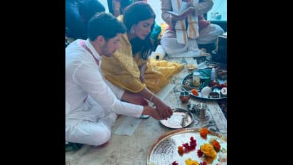 ದೀಪಾವಳಿ 2021: ಪ್ರಿಯಾಂಕಾ  ನಿಕ್  ಅಮೆರಿಕದ ಮನೆಯಲ್ಲಿ ಮಹಾಲಕ್ಷ್ಮಿ ಪೂಜೆ!