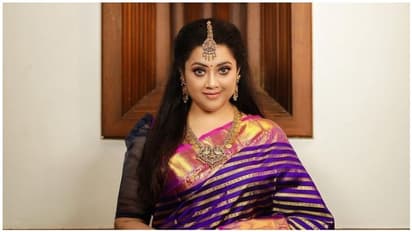 வாவ்...கண் அசைவுகளால் கவரும் மீனா... எம்மாடி எவ்ளோ நேரம்...