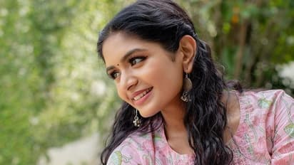 பெண்ணா... இல்லை தேவதையா? மஞ்சள் நிற சல்வாரில்... இளம் நெஞ்சங்களை அலைபாய விட்ட அதிதி ஷங்கர்!!