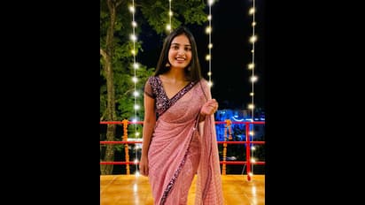 Ananya Nagalla: నడుము వొంపులు, పర్ఫెక్ట్ చుట్టుకొలతలు చూపిస్తూ చెమటలు పట్టిస్తున్న `వకీల్సాబ్` బ్యూటీ
