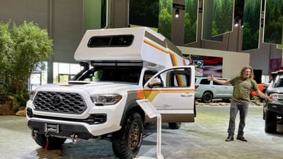 വണ്ടി വീട്ടുമുറ്റത്തല്ല, വീട് വണ്ടിയുടെ അകത്ത്! ഇന്നോവ മുതലാളി ആള് പുലിയാണ് കേട്ടാ!